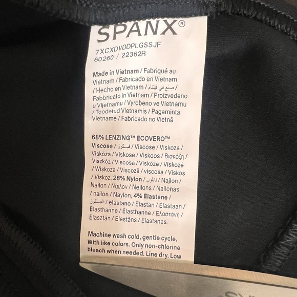 SPANX Ponte V-Neck Tank Womens Size XL Black Sleeveless Layering Basic Staple - Picture 6 of 10